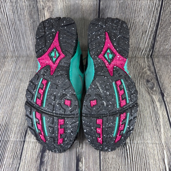 UNDEFEATED Nike Air Terra Humara Light Menta/Black Mens 6.5 WMNS 8 FN7546-301 main image 7